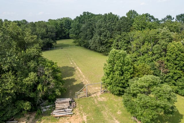 2300 Lee Rd, Spring Hill, TN 37174