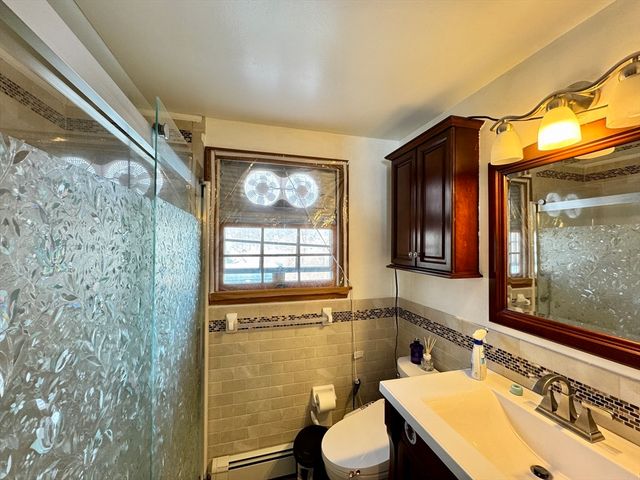 70 Holmes Ave, Weymouth, MA 02191