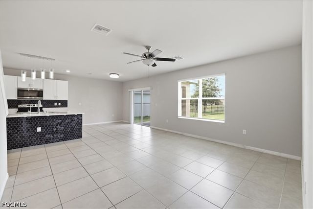 10601 Crossback LN, Lehigh Acres, FL 33936
