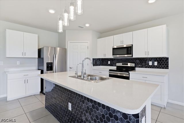 10601 Crossback LN, Lehigh Acres, FL 33936