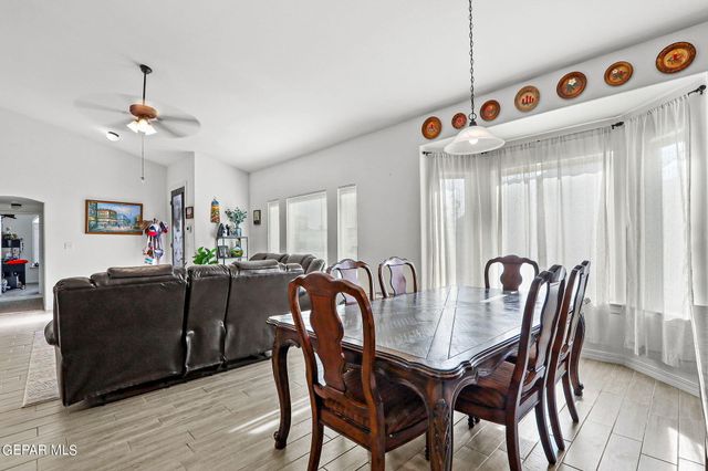 14852 JACK WHITE Avenue, El Paso, TX 79938