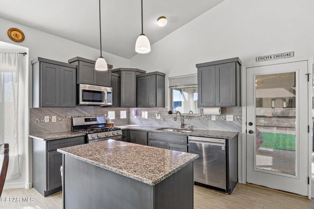 14852 JACK WHITE Avenue, El Paso, TX 79938