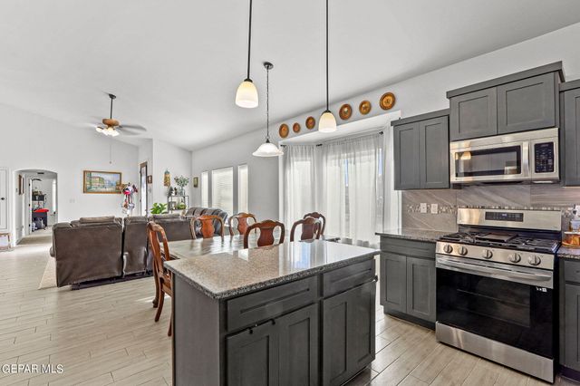 14852 JACK WHITE Avenue, El Paso, TX 79938