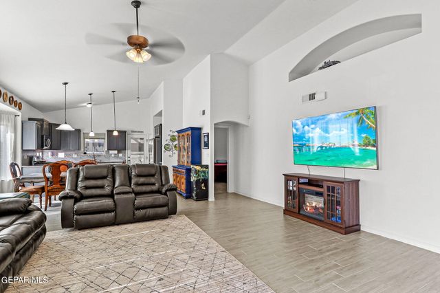 14852 JACK WHITE Avenue, El Paso, TX 79938