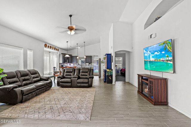 14852 JACK WHITE Avenue, El Paso, TX 79938