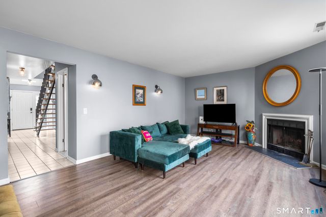 27 Lindstrom Road 7C, Stamford, CT 06902
