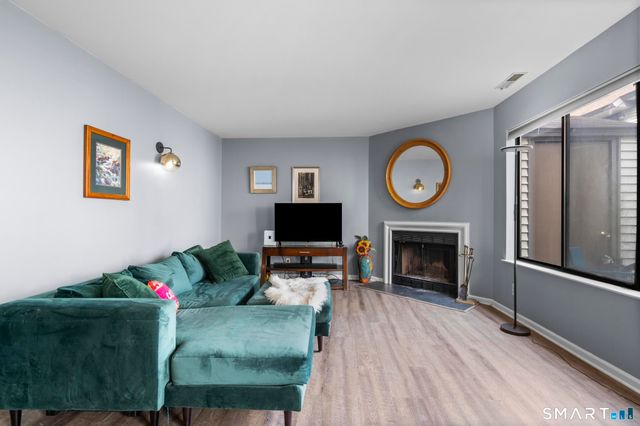 27 Lindstrom Road 7C, Stamford, CT 06902