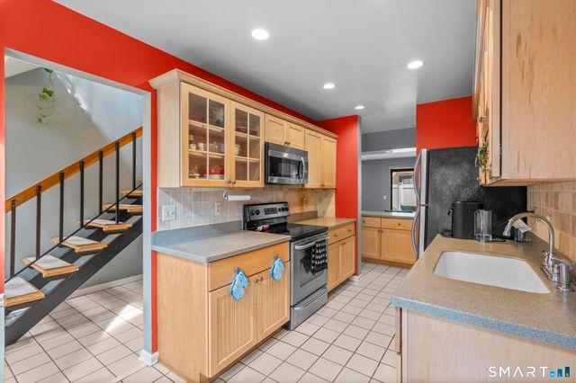 27 Lindstrom Road 7C, Stamford, CT 06902