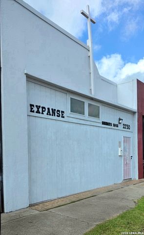 2730 W Southcross, San Antonio, TX 78211