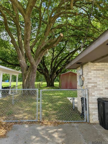 2642 S Remy Robert Ave, Gonzales, LA 70737