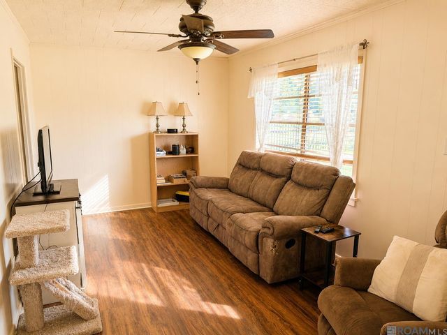 2642 S Remy Robert Ave, Gonzales, LA 70737