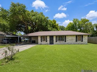 2642 S Remy Robert Ave, Gonzales, LA 70737