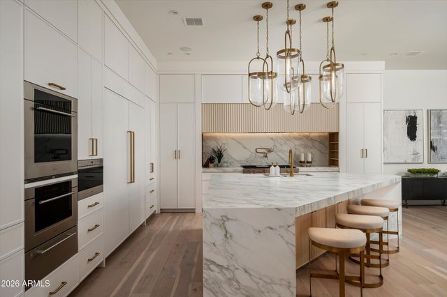 8635 N 65TH Street, Paradise Valley, AZ 85253