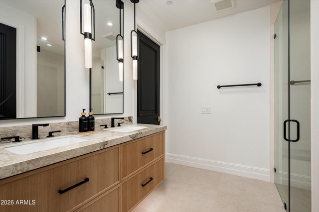 8635 N 65TH Street, Paradise Valley, AZ 85253