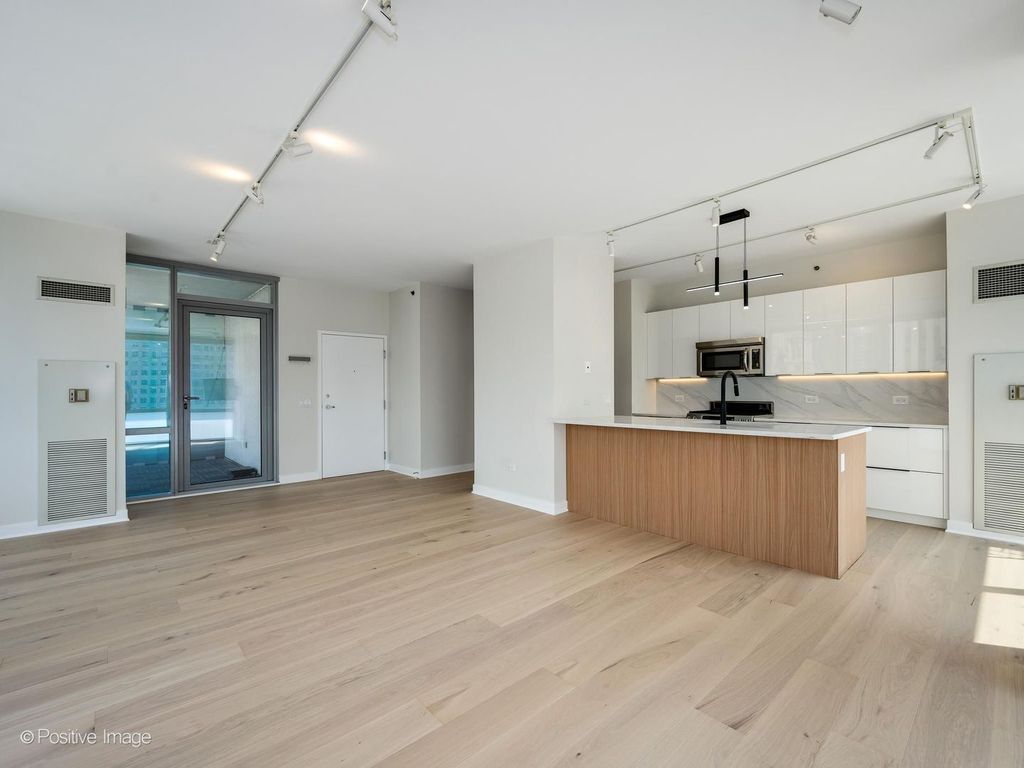8 E RANDOLPH Street 2105, Chicago, IL 60601 — photo 4