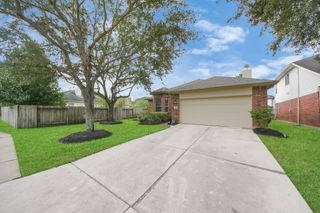 12902 Meadow Springs Drive, Pearland, TX 77584