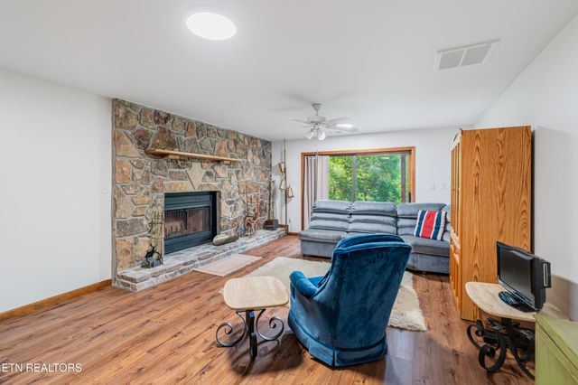 11482 Couch Mill Rd, Knoxville, TN 37931