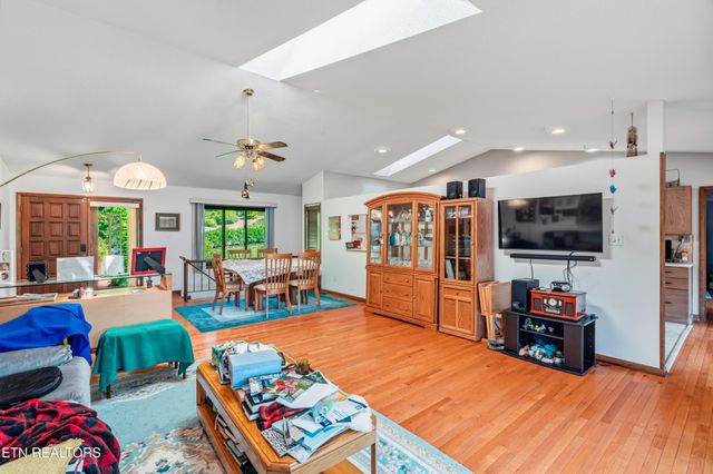 11482 Couch Mill Rd, Knoxville, TN 37931