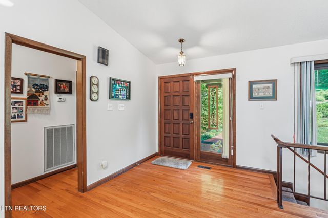 11482 Couch Mill Rd, Knoxville, TN 37931