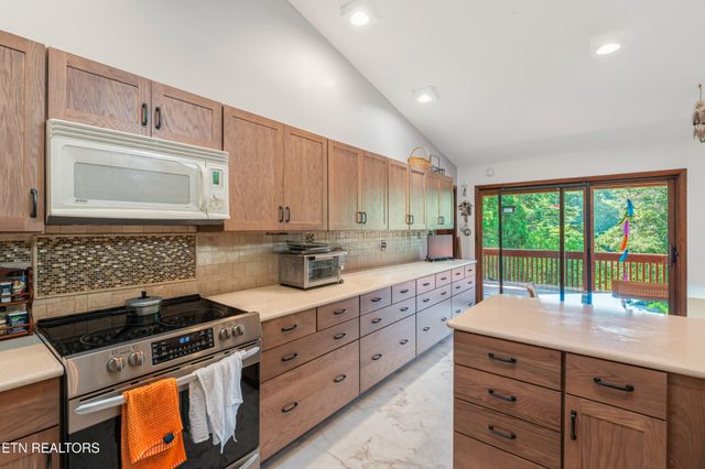 11482 Couch Mill Rd, Knoxville, TN 37931