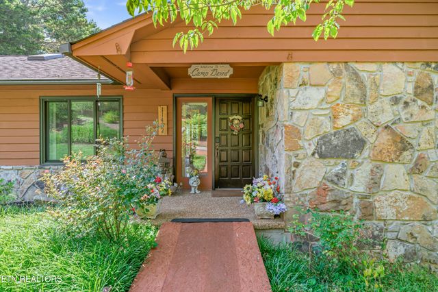 11482 Couch Mill Rd, Knoxville, TN 37931