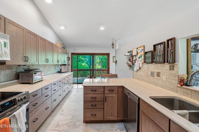 11482 Couch Mill Rd, Knoxville, TN 37931
