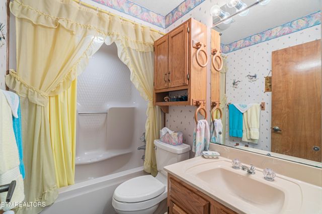 11482 Couch Mill Rd, Knoxville, TN 37931