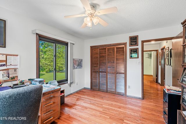 11482 Couch Mill Rd, Knoxville, TN 37931
