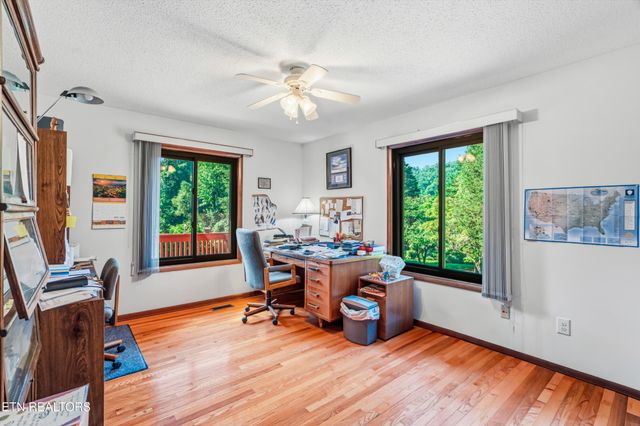 11482 Couch Mill Rd, Knoxville, TN 37931