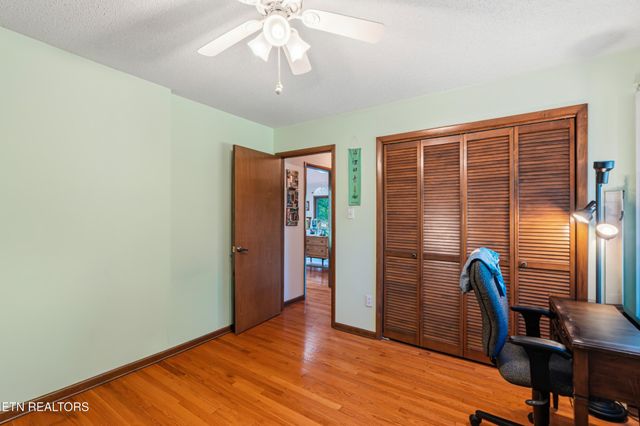 11482 Couch Mill Rd, Knoxville, TN 37931