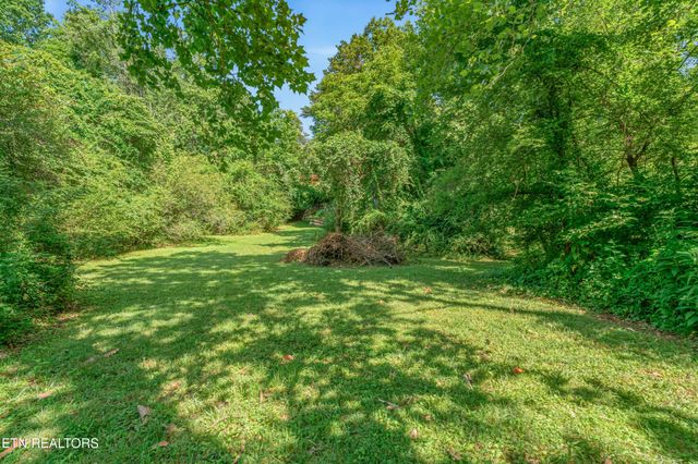 11482 Couch Mill Rd, Knoxville, TN 37931