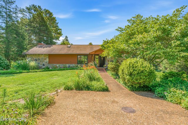 11482 Couch Mill Rd, Knoxville, TN 37931
