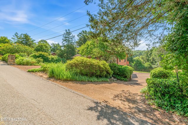 11482 Couch Mill Rd, Knoxville, TN 37931