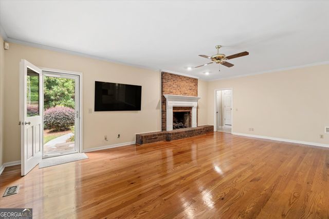 136 S Ole Hickory Trail, Carrollton, GA 30117