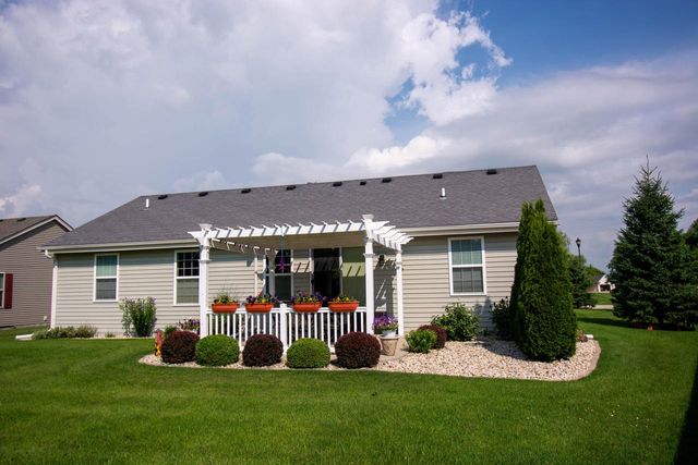 455 E Emily AVENUE, Elkhorn, WI 53121