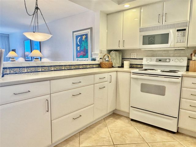 400 N Surf Road RGB, Hollywood, FL 33019