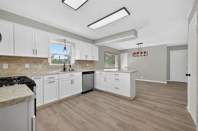 6610 Steinman Street, Baytown, TX 77520