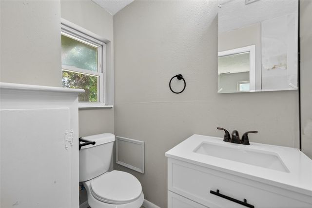 6610 Steinman Street, Baytown, TX 77520