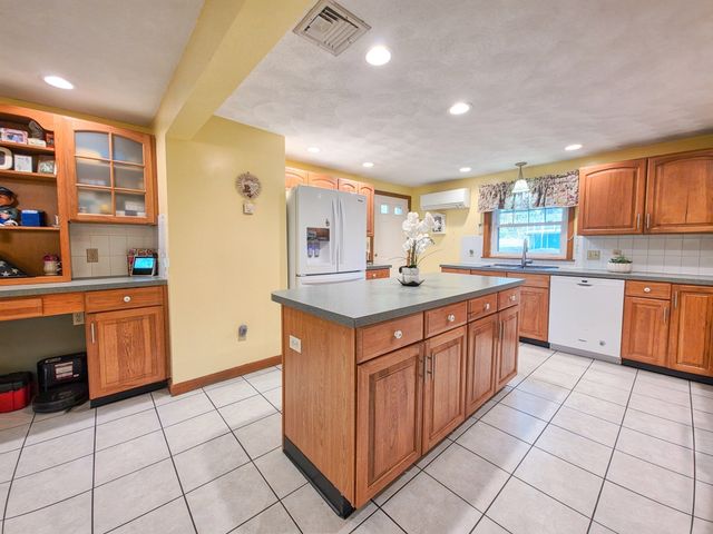 130 Saint Claire St, Braintree, MA 02184