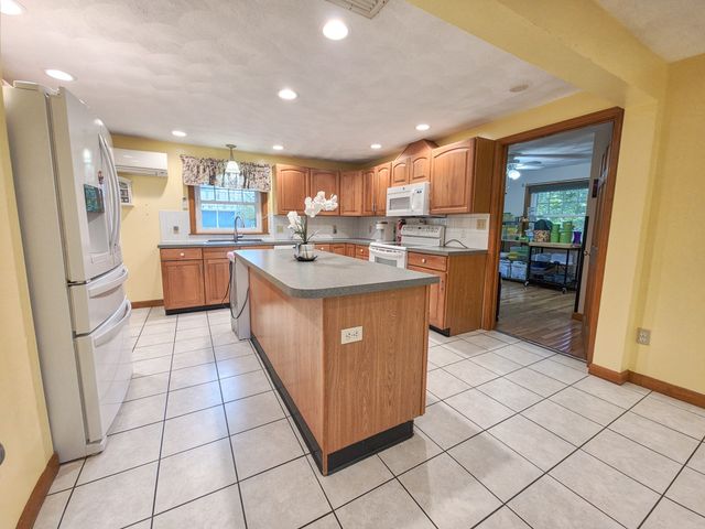 130 Saint Claire St, Braintree, MA 02184