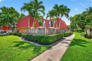 719 NW 98th Circle, Plantation, FL 33324