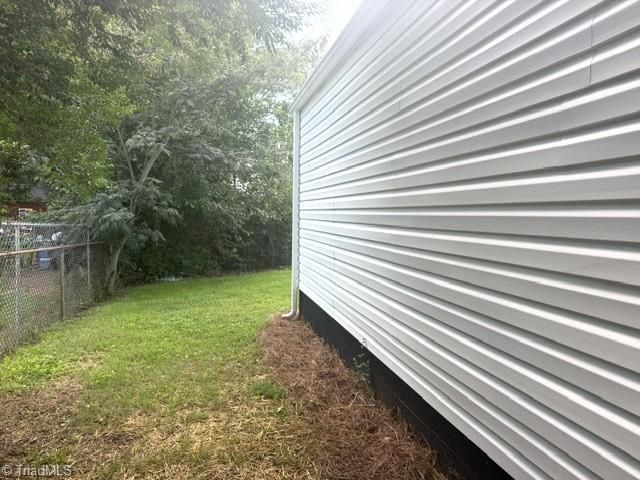 1048 E Clemmonsville Road, Winston-salem, NC 27127