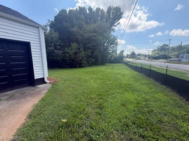 1048 E Clemmonsville Road, Winston-salem, NC 27127