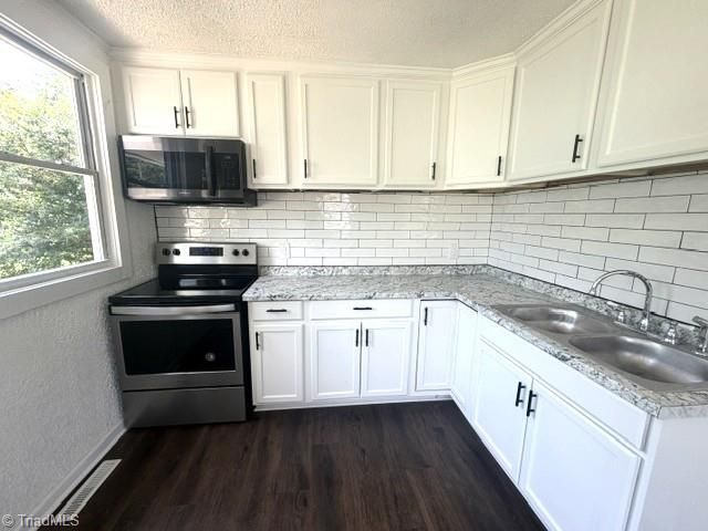 1048 E Clemmonsville Road, Winston-salem, NC 27127