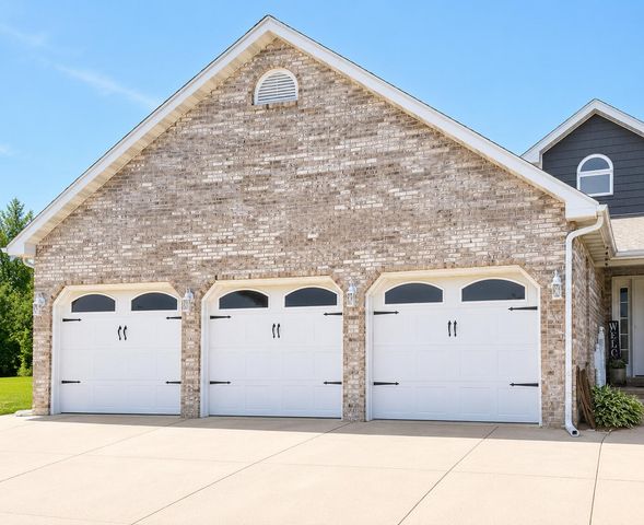 218 W 700 N, Valparaiso, IN 46385