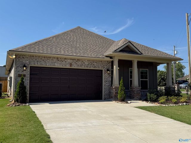 24008 Quints Drive, Athens, AL 35613