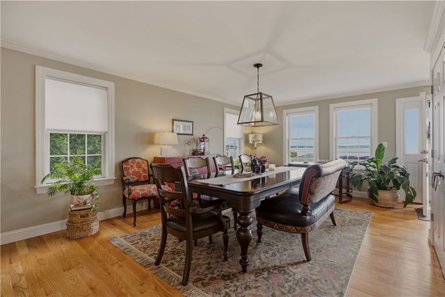 11 King Philip Avenue, Bristol, RI 02809