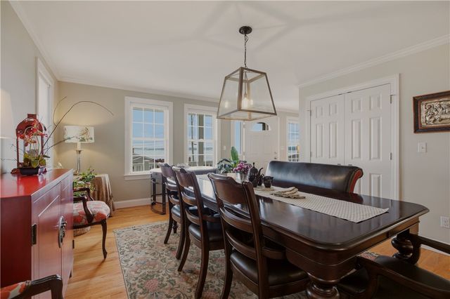 11 King Philip Avenue, Bristol, RI 02809