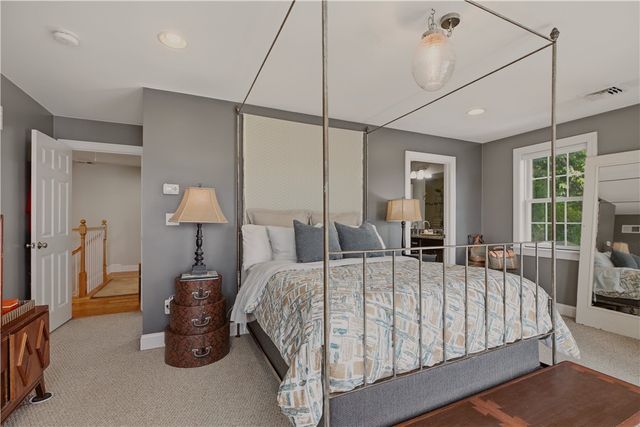 11 King Philip Avenue, Bristol, RI 02809