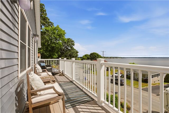 11 King Philip Avenue, Bristol, RI 02809